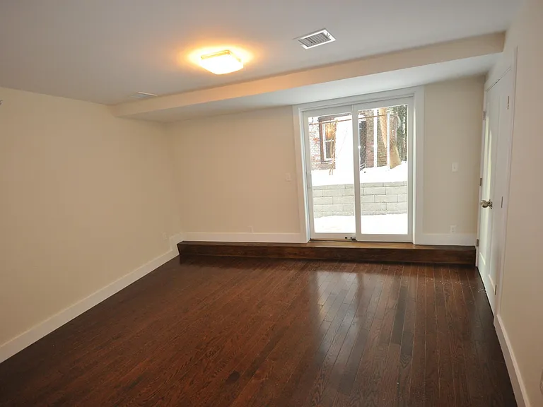 20 Sussex St #1B — Photo 12