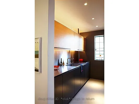 Sold by Aclawrence | media 4