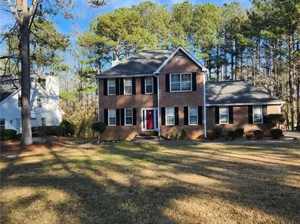 9936 Point View Dr, Jonesboro, GA 30238