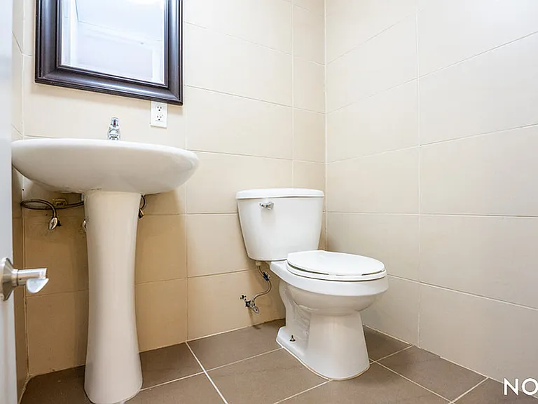 757 Hart St #3R — Photo 6