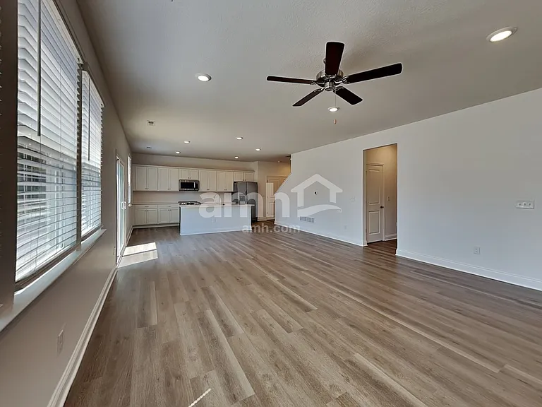 315 Pine Hill Ct — Photo 6