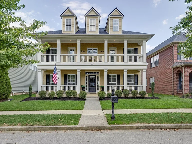 608 Patriot Ln — Photo 1