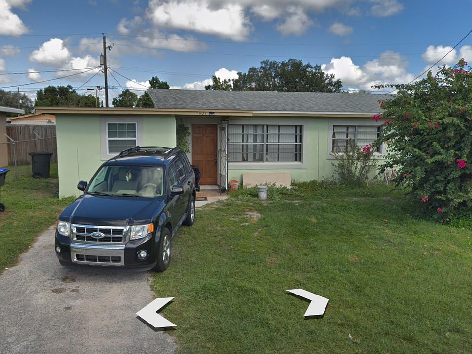 2nd image of 4407 W Oak Ridge Rd