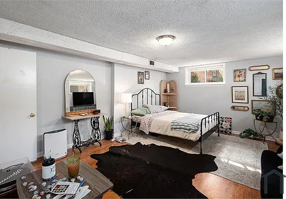 2 bed, 1000 sqft, $1,950 — Photo 3