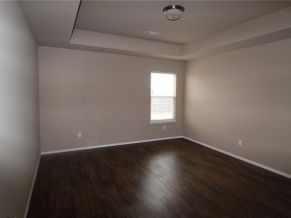3rd image of 113 E Southpointe Ave