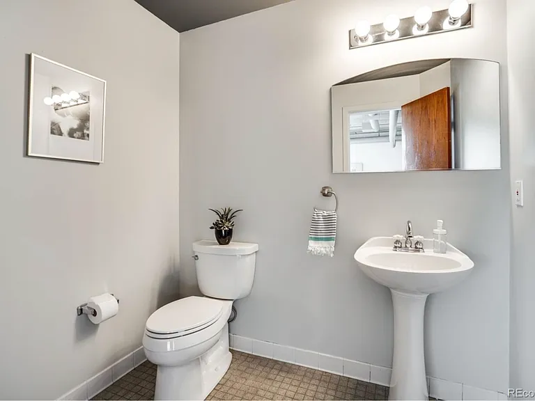2020 Arapahoe St #1170 — Photo 11