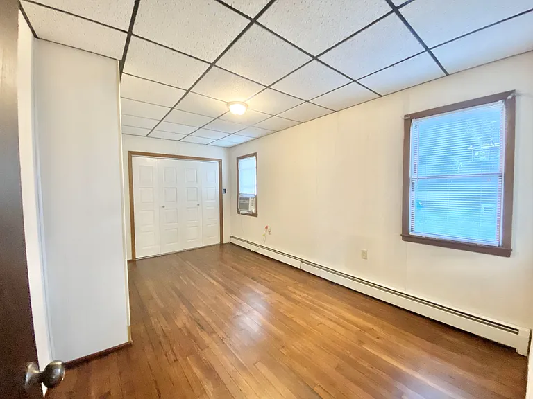 1147 Cherry St — Photo 4