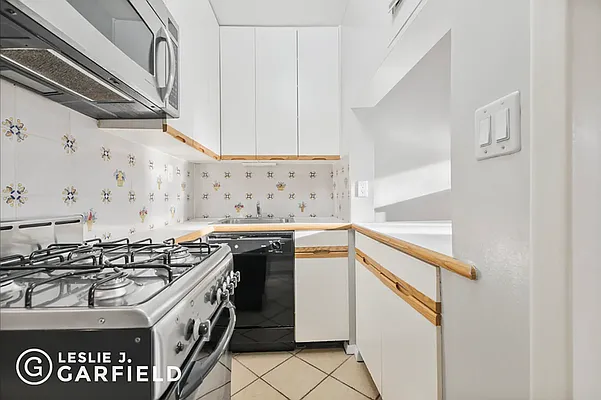 Rented by Leslie J. Garfield | media 9