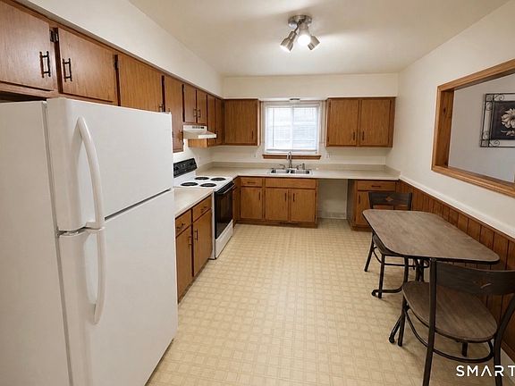 3rd image of 975 Meriden Road #117