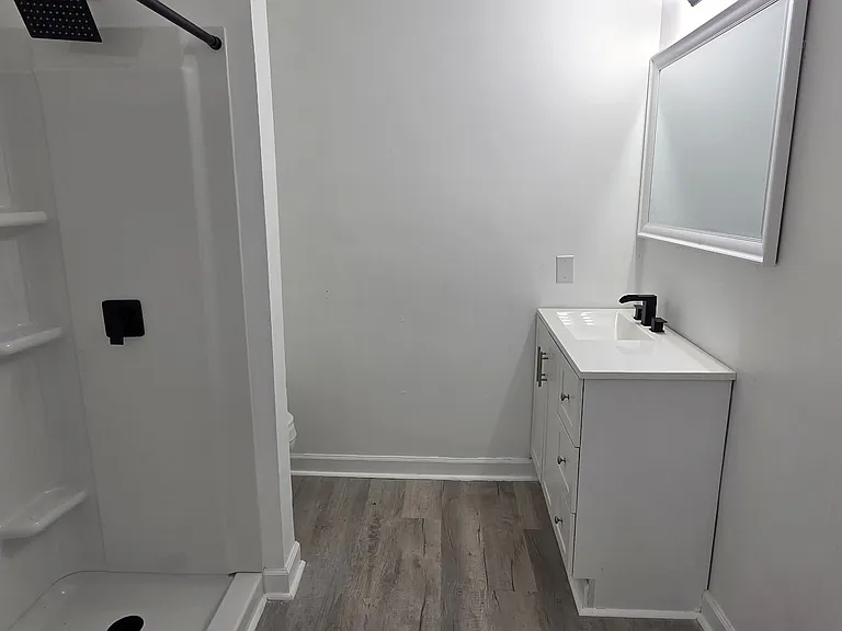 404 W Green St — Photo 16