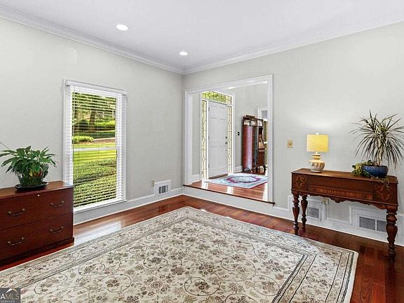 4th image of 4692 Monticello Cir