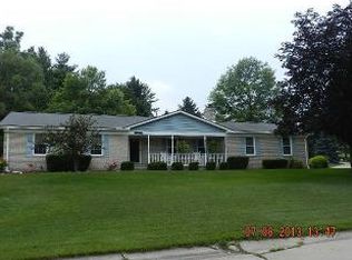 36131 Smithfield Rd, Farmington, MI 48335