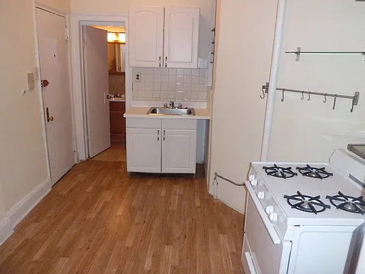 Rented by Maximus Realty Group | media 23