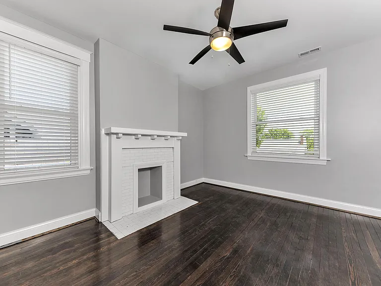 1917 Crane Ave #2 — Photo 2