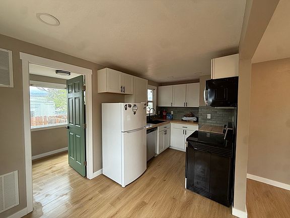 4th image of 39 Sunflower Rd #B
