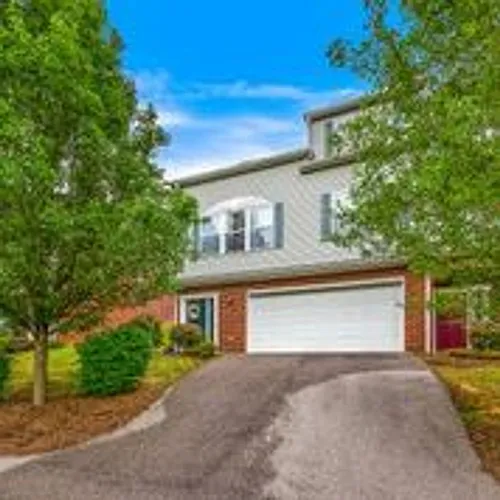 700 Oak Tree Blvd NW Photo 1