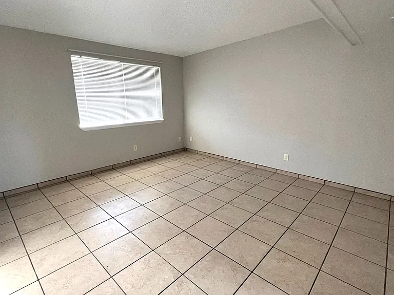 1355 Roosevelt St — Photo 2