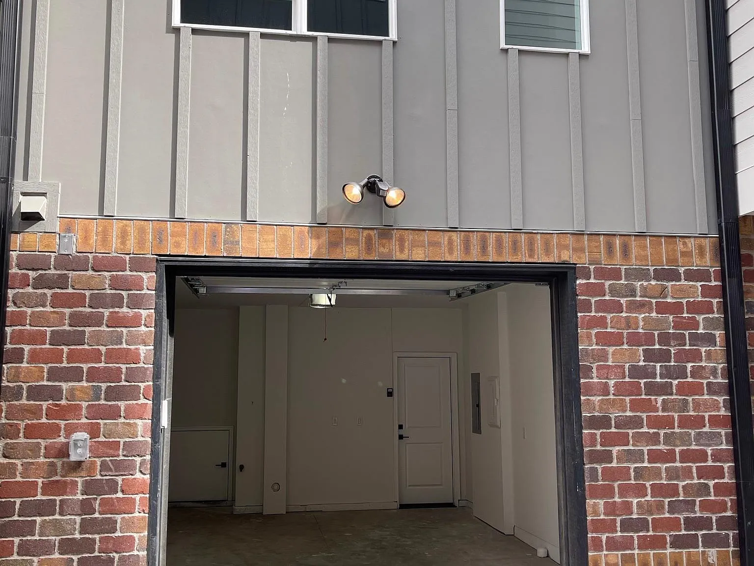 1 bed, 1182 sqft, $2,250 — Photo 3