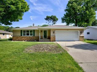 1008 E Mitchell Ave, Appleton, WI 54915