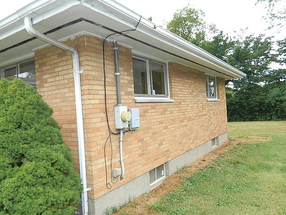 5th image of 266 Joyce Park Dr