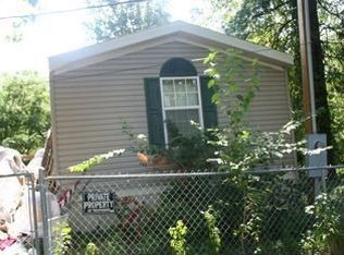 10396 Mitchell St, West Frankfort, IL 62896
