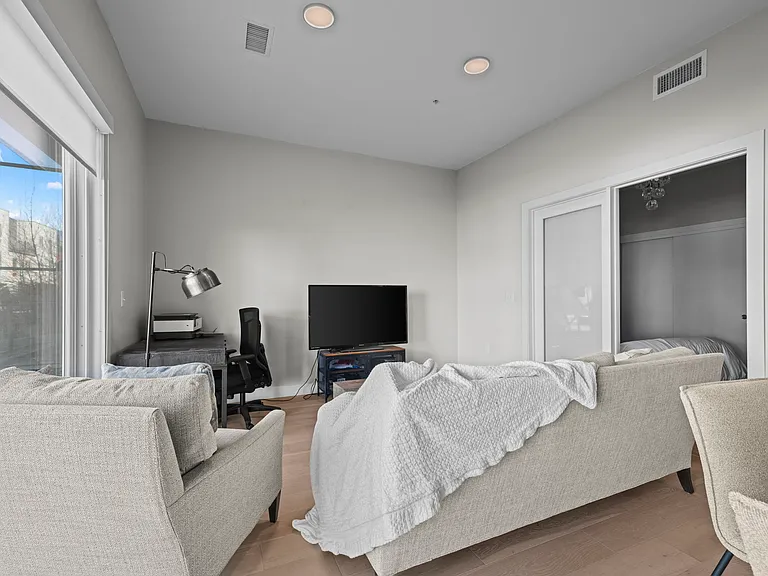 2525 Arapahoe St #D105 — Photo 14