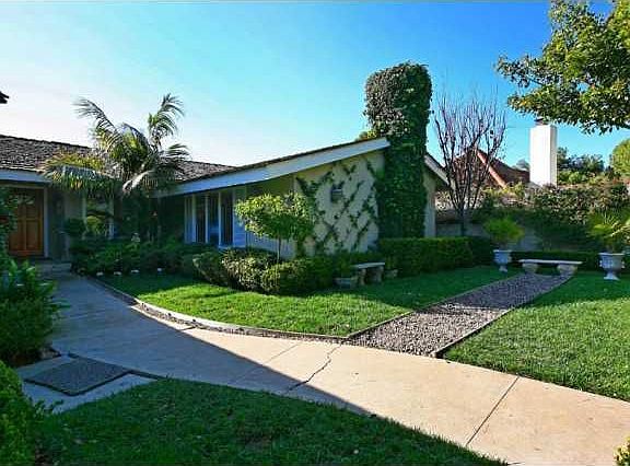 3rd image of 5940 La Jolla Blvd