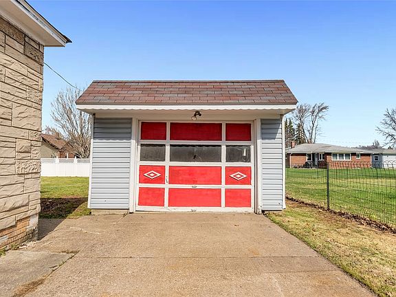 3rd image of 3112 Woodlawn Ave