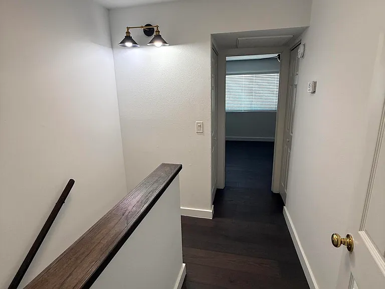 812 W 14th St — Photo 20