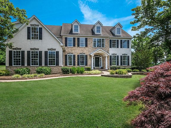 2nd image of 85 Landmark Cir