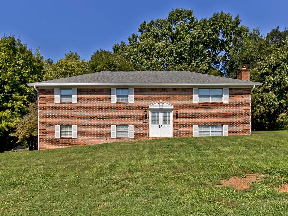 1st image of 2670 Avery Cir