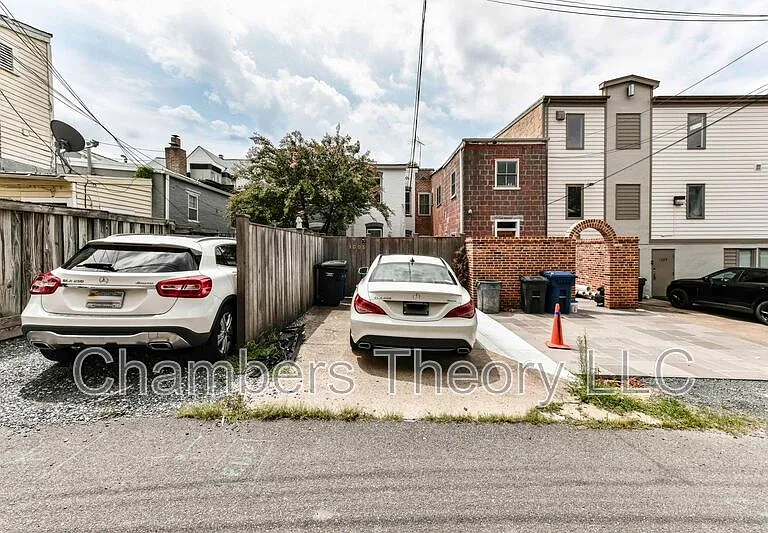 1005 Duke St — Photo 17