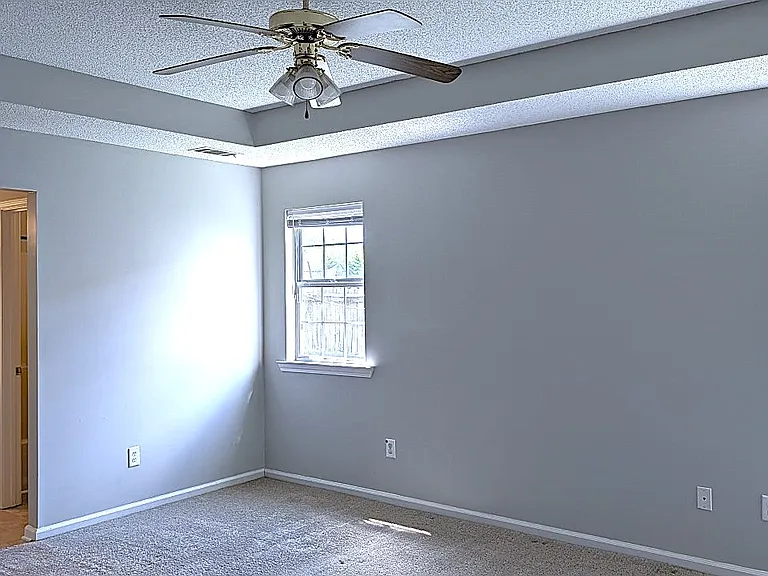 118 Georgetown Blvd — Photo 7