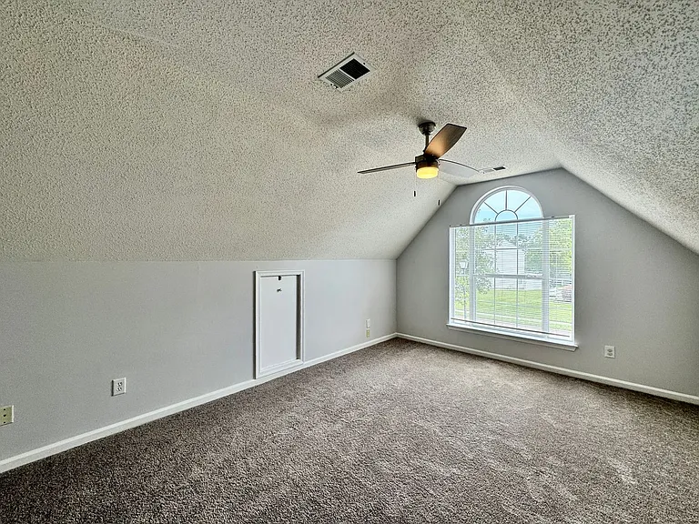 2424 Seven Kings Rd — Photo 48