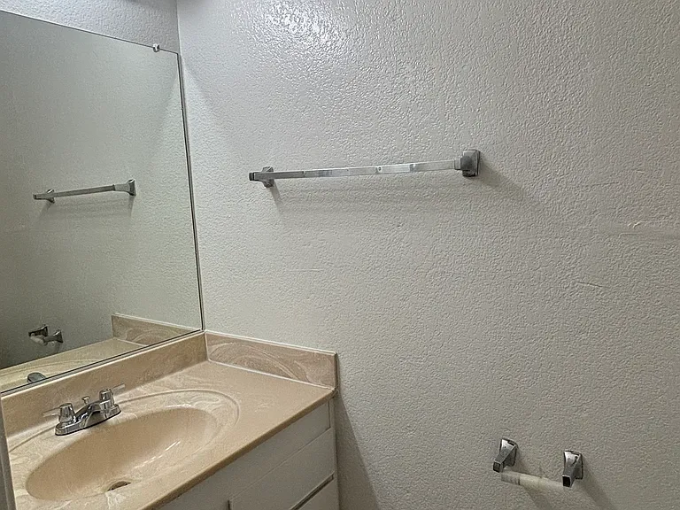 404 Myrtle St #4 — Photo 8