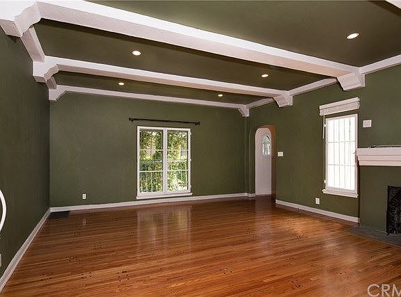 5th image of 542 N Orange Dr