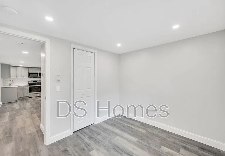 615 Macdonald Ave #2 — Photo 7