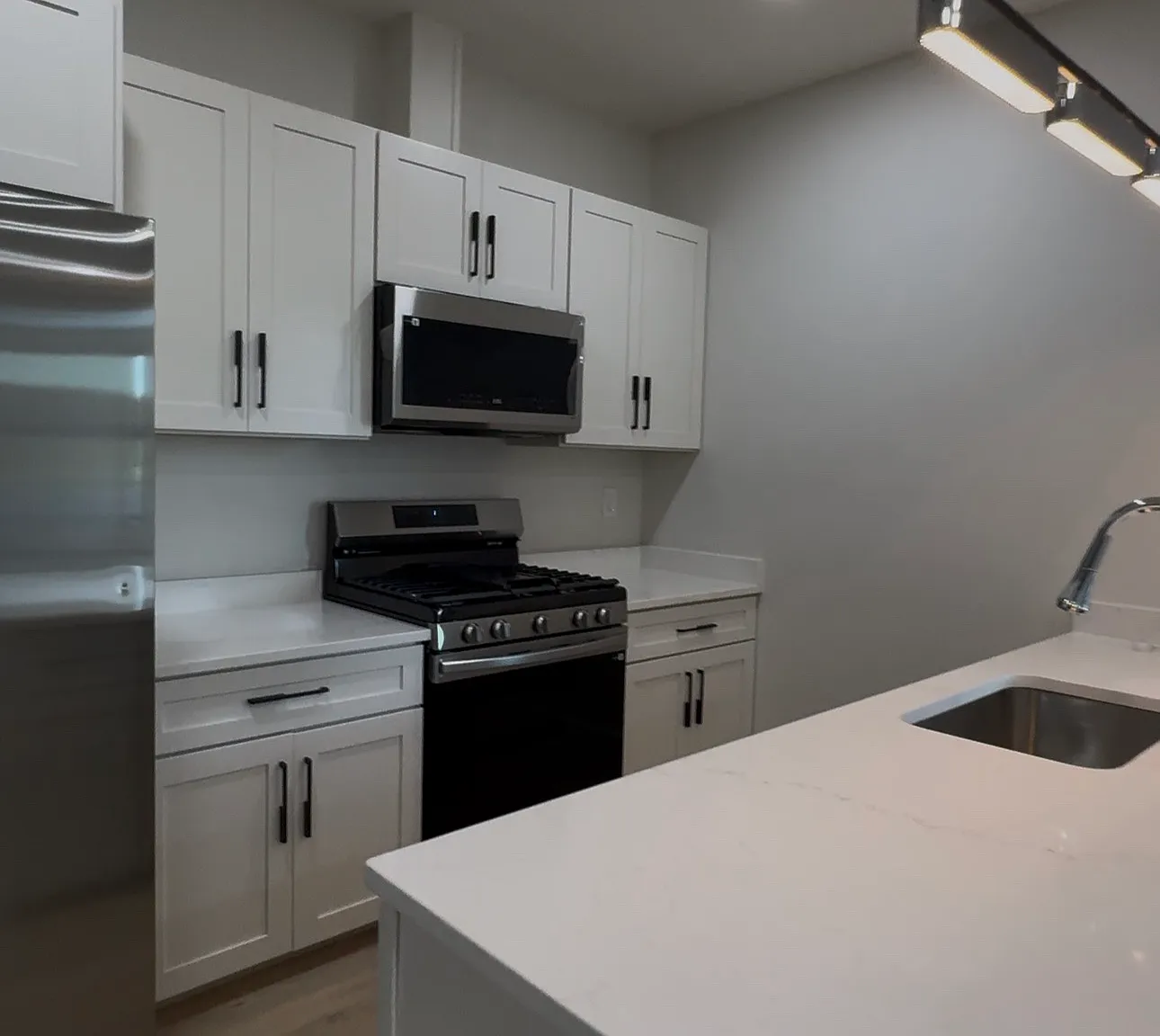 1 bed, $2,000 — Photo 3