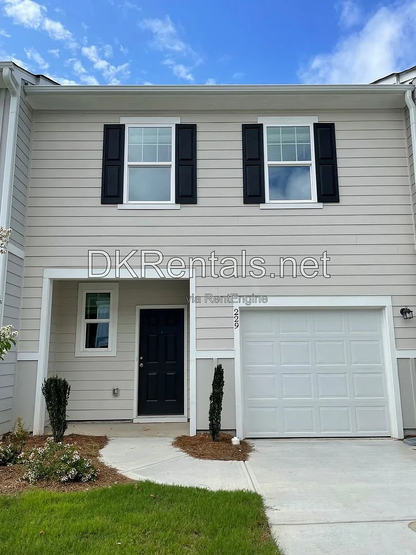 3 bed, 2.5 bath, 1421 sqft, $1,550 — Photo 1