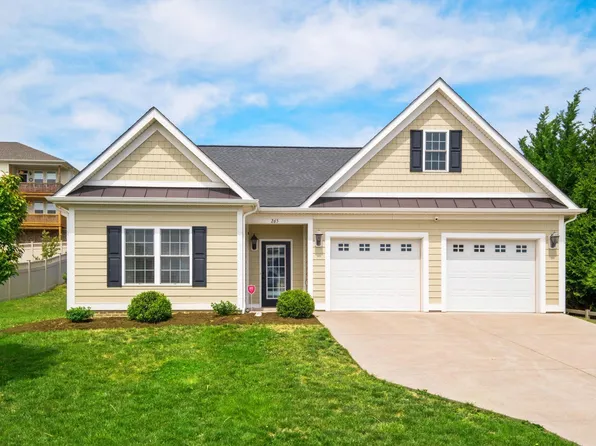 265 Windsor Dr, Fishersville, VA 22939