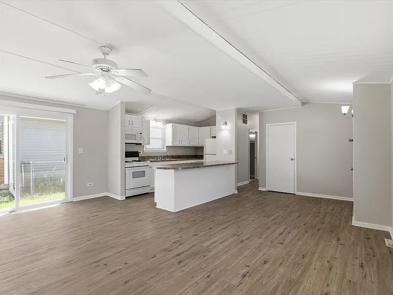 3000 Gilead Ave — Photo 2