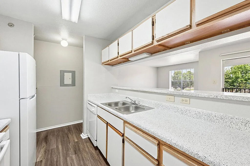 Valley Trails Apartments — Photo 2