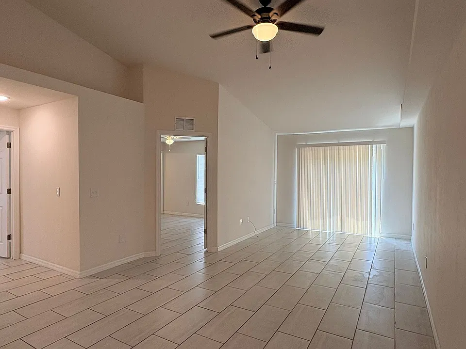 826 Gleason Pkwy
