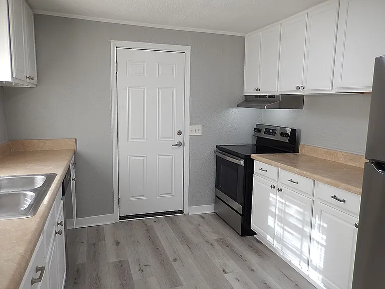1519 Pepper Dr — Photo 6
