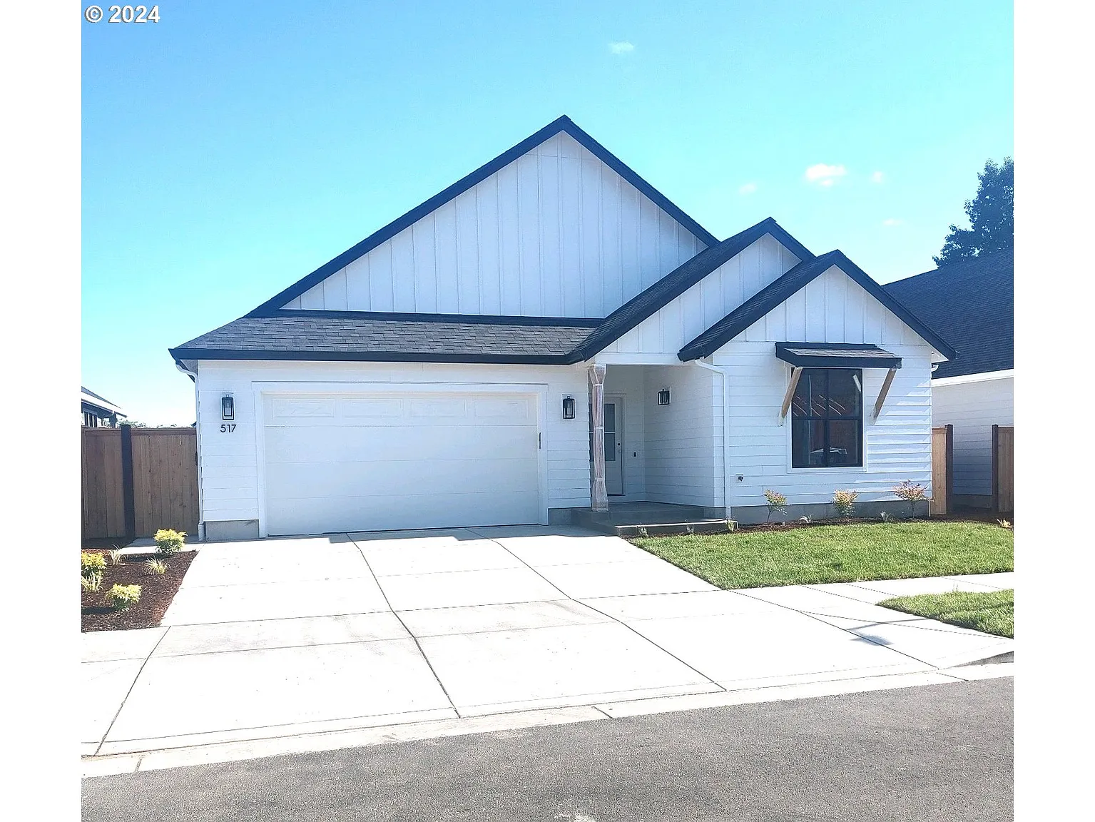 517 Buster Ln photo 1