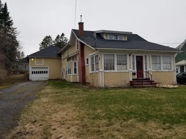 11 High Street, Limestone, ME 04750