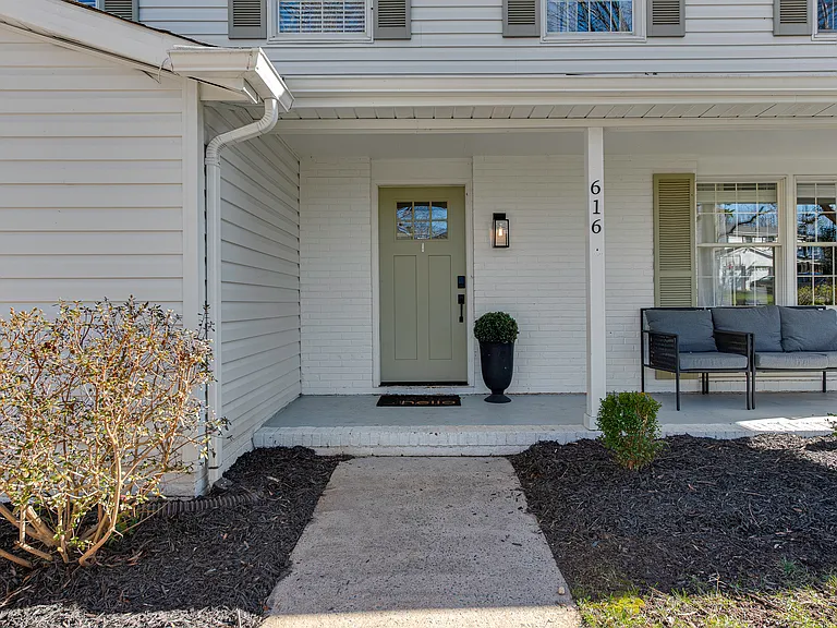 616 Sweetgum Ln — Photo 2