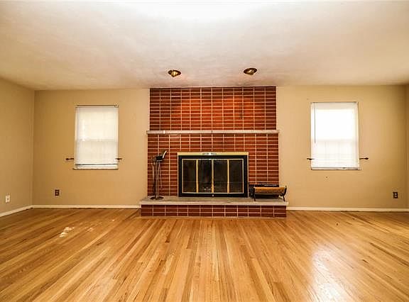 2nd image of 3204 Harvard Pl