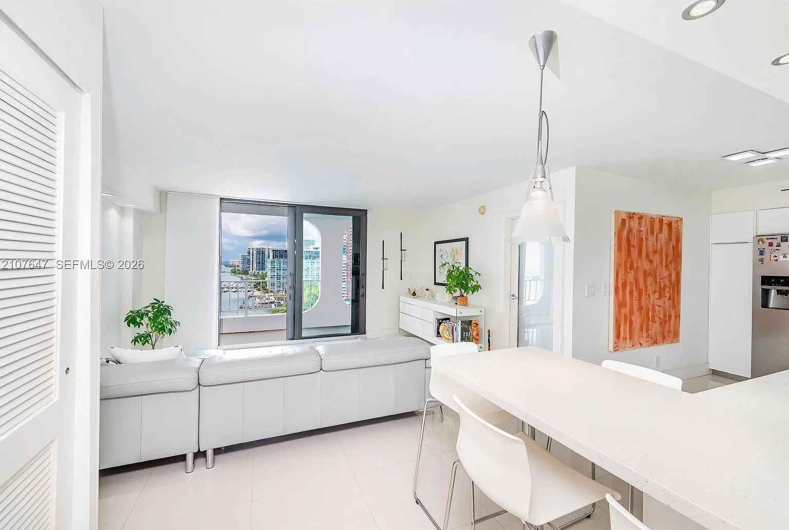 Brickell Harbour Condo — Photo 4