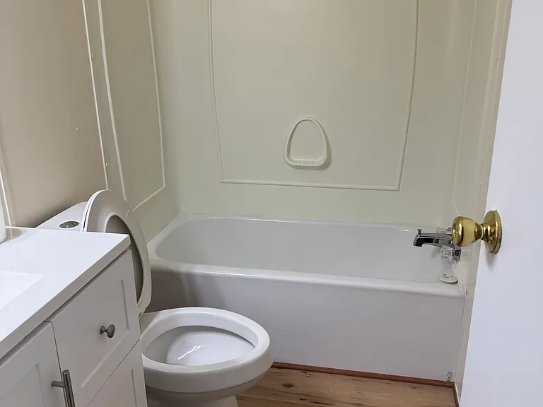 200 C Versie Rd — Photo 3
